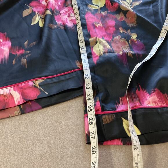 TORRID Wide Leg Satin High Rise Pants Sz 3 Short New Black Pink Floral Stretch - Picture 7 of 10